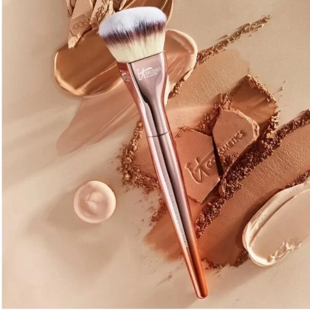IT Cosmetics Love is the Foundation Brush Limited Edition Ombré Rose Gold
